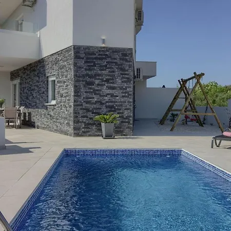 Villa White Memory
