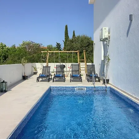 White Memory Vila Medulin